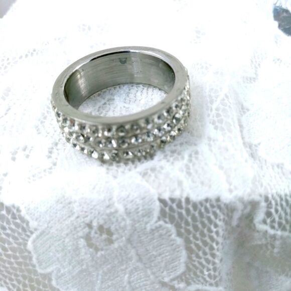 Costume Ring size 8 - Picture 2 of 16